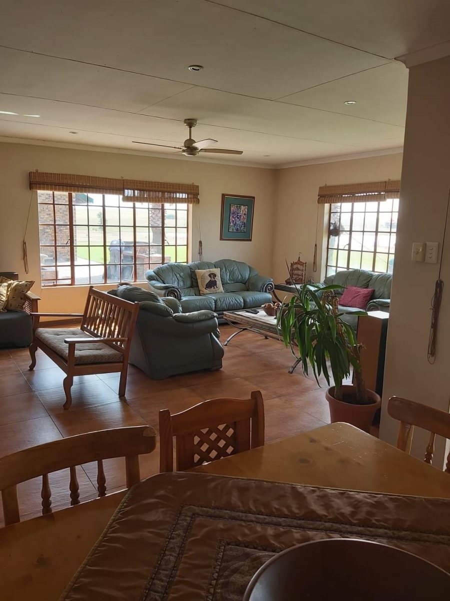 7 Bedroom Property for Sale in Oranjeville Free State